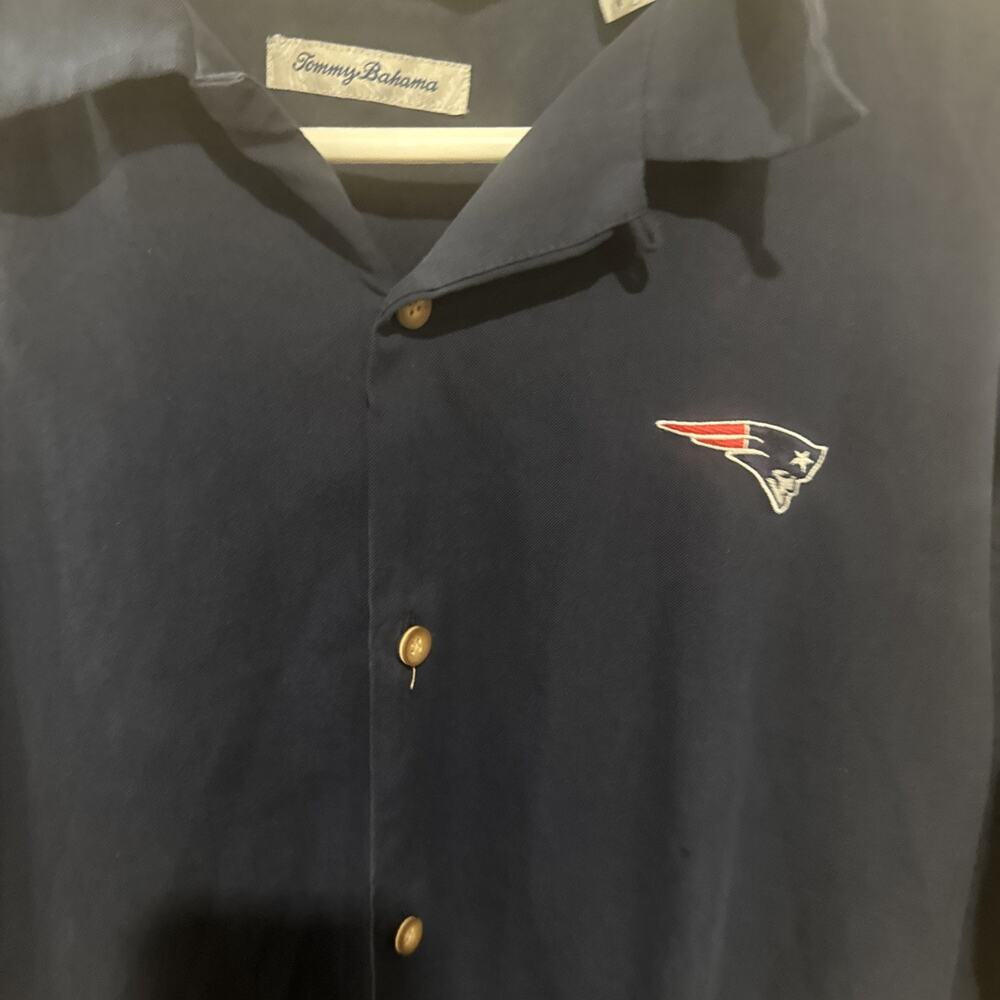 Tommy Bahama New England Patriots Stadium Camp Shirt Men’s XL Button Up Blue - Picture 4 of 10